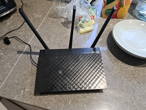 Asus AC1750 (3 фото из 3)