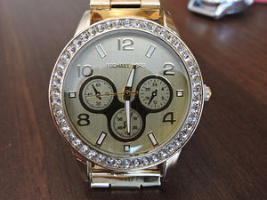Часы наручные Guess (3 фото из 4)