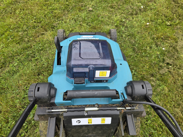 Makita DLM432Z muruniiduk