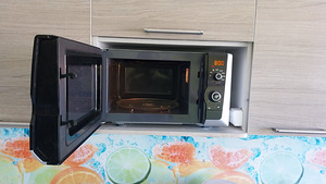 Electrolux микроволновая печь (2 фото из 2)