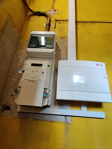 Elektritööd, pistikupesad, lauad. (1 foto / 1)