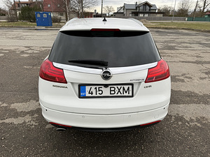 Opel Insignia (2 фото из 10)