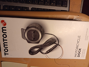 Uus!!! TomTom RIDER 40,42,400,410,420,450 hoidik/laadija (3 foto / 4)