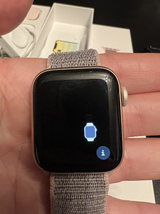 Apple watch 4 series Pink-Gold 40mm (2 foto / 4)