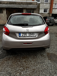 Peugeot 208 (4 фото из 8)