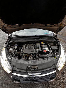 Peugeot 208 (5 фото из 8)