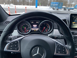 Продажа автомобиля (2 фото из 7)