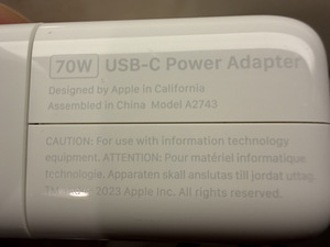 Macbook Power adapter 70W от MacBook Pro M3 Pro (оригинал) (5 фото из 5)
