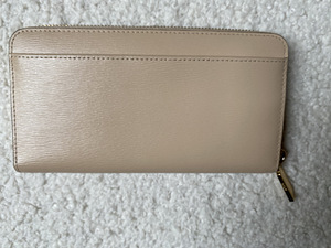 DKNY rahakott (2 foto / 4)