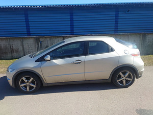 Honda Civic 2008 (4 foto / 7)