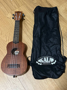 Ukulele (1 foto / 2)