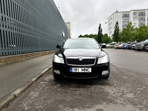 Skoda Octavia (5 фото из 11)