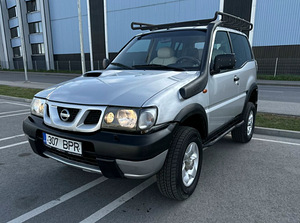 Nissan Terrano 3.0 113kW (10 foto / 10)