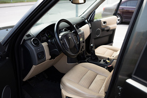 Land Rover Discovery 3 2.7 140kW (14 foto / 14)