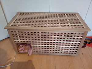 Kanin/Kissan Iso Piilo/Vessa (2 valokuva sivusta 2)