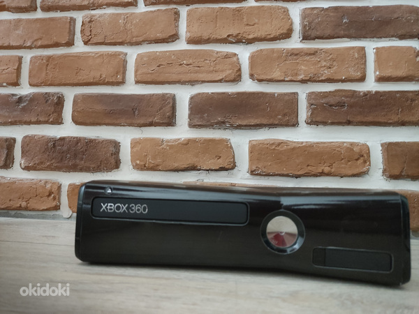 Xbox 360, 2 геймпада, 23 игры, Kinect