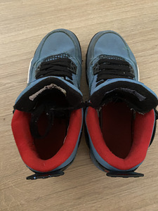 Müün Jordan 4 Travis Scott tossud (7 foto / 9)
