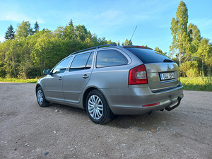 2010 Škoda octavia 1,6d manual (4 foto / 15)