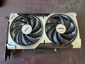 GeForce RTX 5060 8G VENTUS 2x OC (3 foto / 5)
