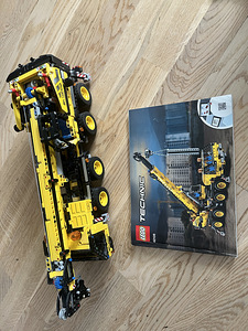 LEGO Technic 42009 (2 фото из 2)