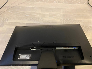 Benq monitor (2 foto / 3)