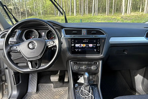 VW Tiguan (5 foto / 6)