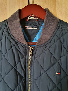 Tommy Hilfiger laste jope 164 suurusega (1 foto / 5)