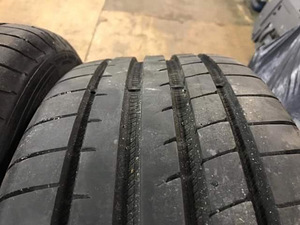 Veljed VW+ Suverehvid Goodyear Asymmetric 3 235/45/17 XL (4 foto / 7)