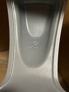 Mercedes-Benz uueväärsed veljed (6 foto / 8)