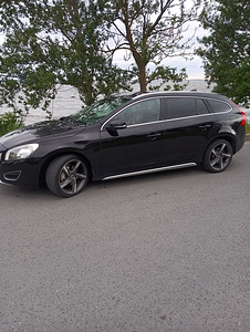 Volvo v60 2010 (2 фото из 12)