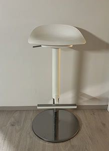 Ikea Janinge Baarijakkara Valkoinen 76CM (1 valokuva sivusta 4)