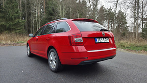 Škoda Octavia Ambition Business (6 foto / 15)