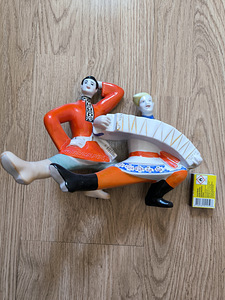 Статуэтка (1 фото из 2)