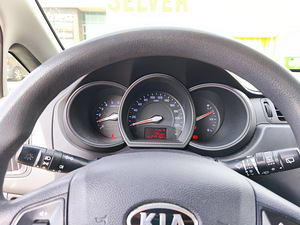 Kia Rio (7 фото из 10)