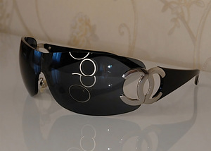 Очки Chanel (2 фото из 4)