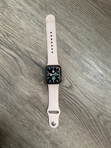Apple Watch 6 (2 фото из 3)
