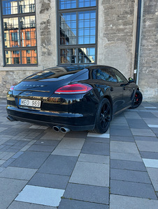 M/V Porsche Panamera (4 foto / 12)