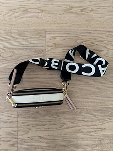 Сумка Marc Jacobs Snapshot 100% оригинал (3 фото из 7)