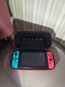 Nintendo Switch konsool (+ füüsilised mängud, lisamälu) (2 foto / 7)