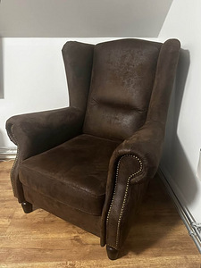 Tugitool antiikstiilis (1 foto / 5)