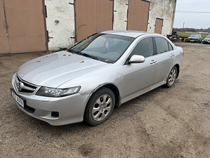 Honda accord (1 foto / 6)