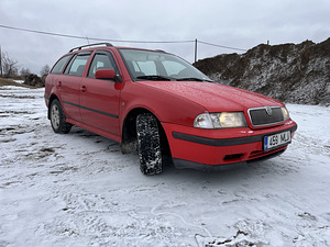 Skoda octavia (4 foto / 5)