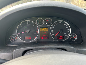 Audi a6 (6 foto / 7)