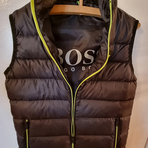Hugo Boss vest, uus. (3 foto / 5)