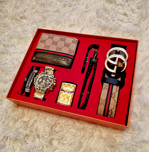 Gucci tarvikute komplekt, täiesti uus. (1 foto / 1)