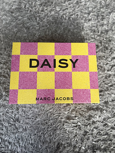 Marc Jacobs Daisy EDT (50mL) + Body Lotion (75mL) (2 foto / 2)