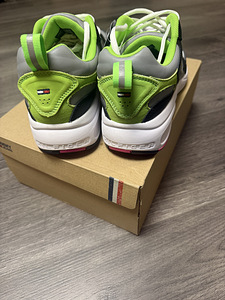 Uued Tommy Hilfiger tossud poes 139.90 suurus 41 (4 foto / 4)