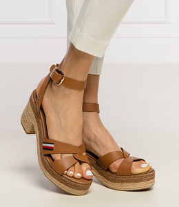 Uus Tommy Hilfiger kingad s37 poes 119.90 (1 foto / 4)