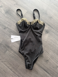 Uus Calvin Klein trikoo xs poe s119.90 (3 foto / 4)