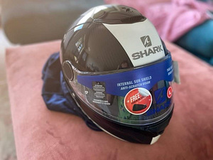 Shark Spartan Carbon L (1 foto / 5)